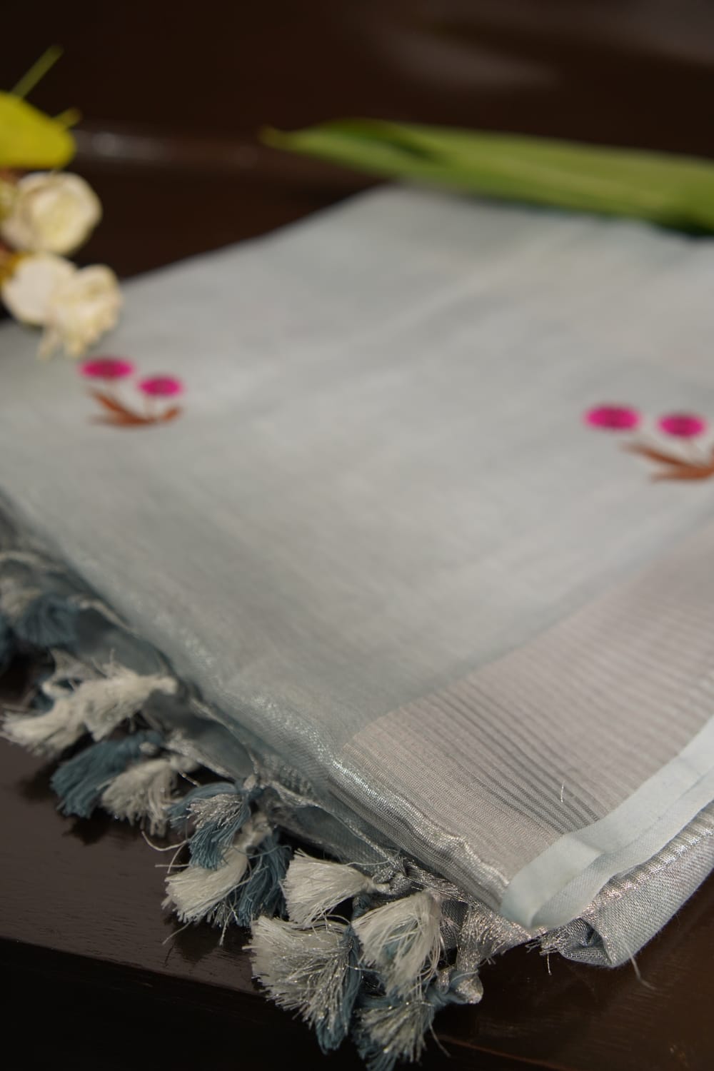 Sridha Silk Aura Tissue Linen Saree